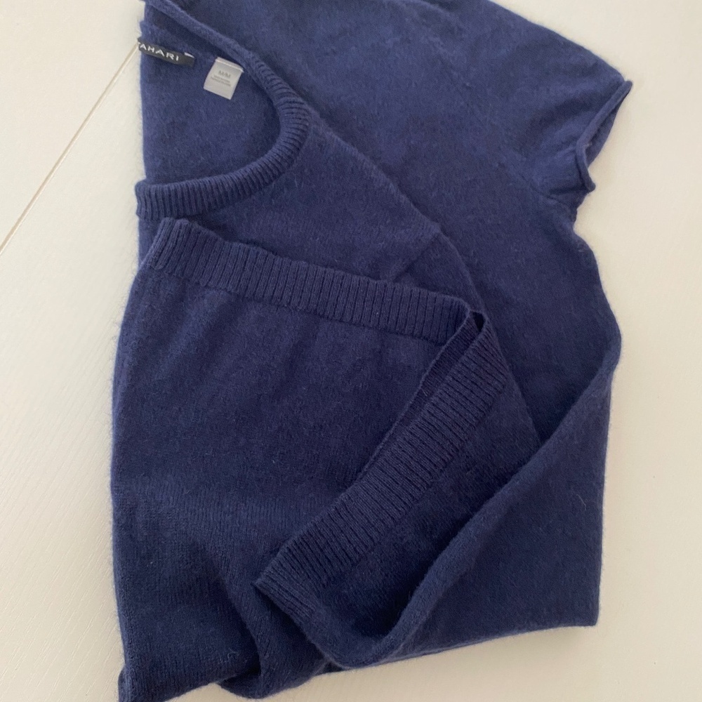 TAHARI 100% Cashmere Dark Blue Short Cap Sleeve Sweater Top Size M - Picture 7 of 11